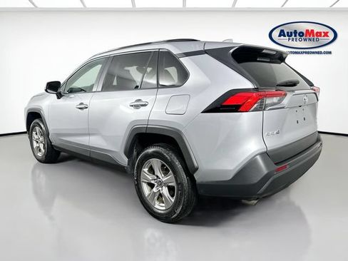 Used 2025 Toyota RAV4 XLE AWD/4WD image 5