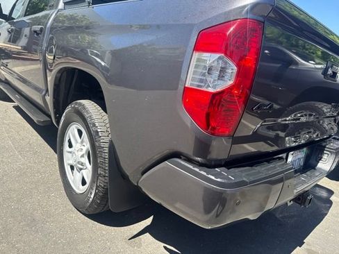 Used 2020 Toyota Tundra SR5 w/ SR5 Convenience Package AWD/4WD image 3