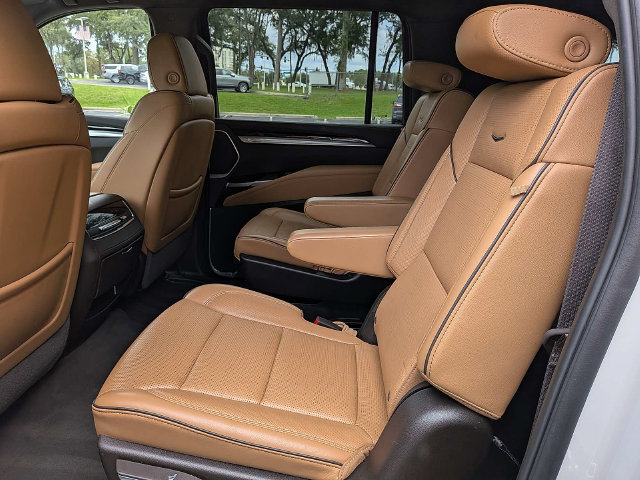Used 2025 Cadillac Escalade ESV Premium Luxury w/ Touring Package AWD/4WD image 14