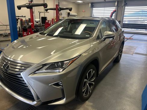 Used 2019 Lexus RX 350 AWD w/ Premium Package image 2