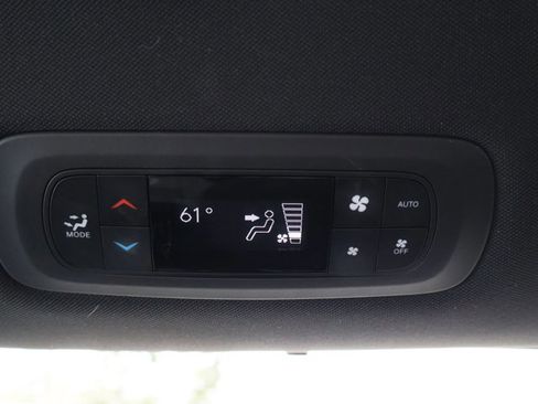 Used 2019 Chrysler Pacifica Touring Plus w/ S Appearance Package FWD image 15
