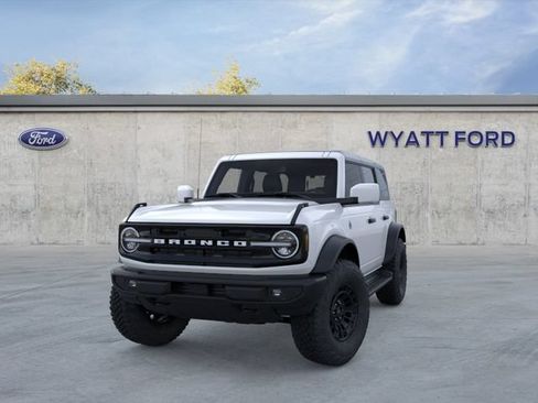 New 2026 Ford Bronco Outer Banks w/ Sasquatch Package AWD/4WD image 2