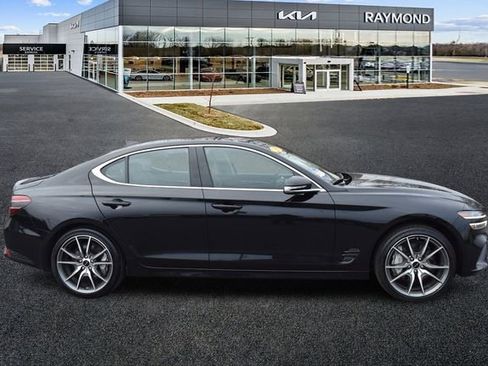 Used 2025 Genesis G70 2.5T image 2