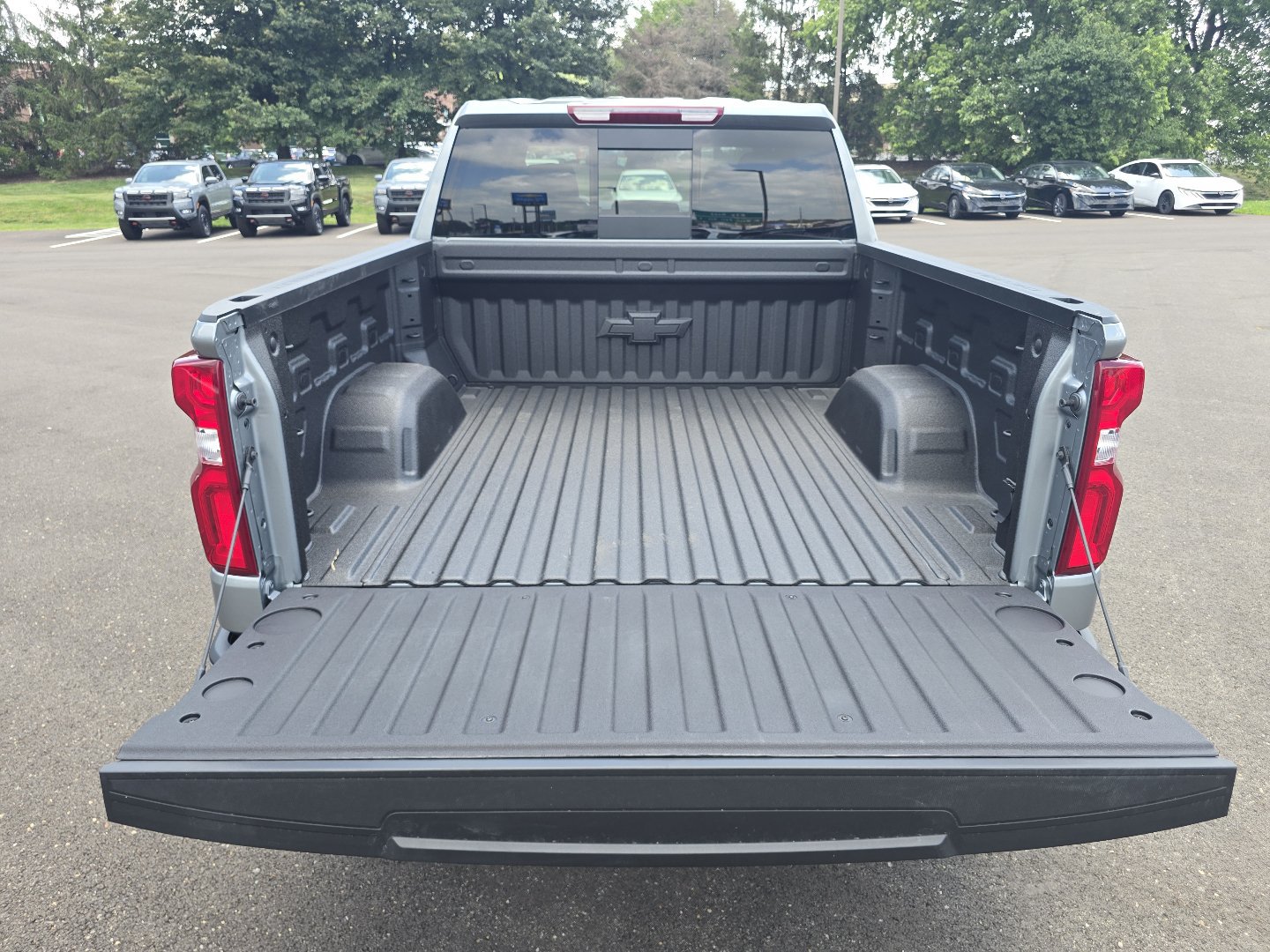 New 2026 Chevrolet Silverado 1500 RST w/ RST All Star Premium Package AWD/4WD image 14