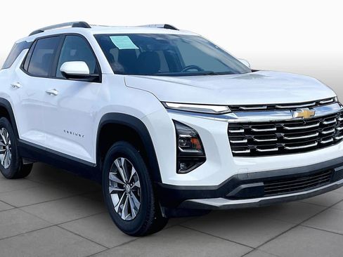 Used 2025 Chevrolet Equinox LT w/ Convenience Package II FWD image 3