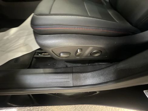 Used 2025 Chevrolet Equinox EV RS image 13