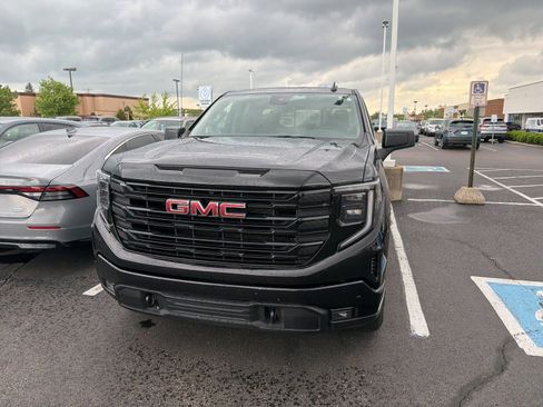 Used 2025 GMC Sierra 1500 Elevation w/ Preferred Package RWD image 8