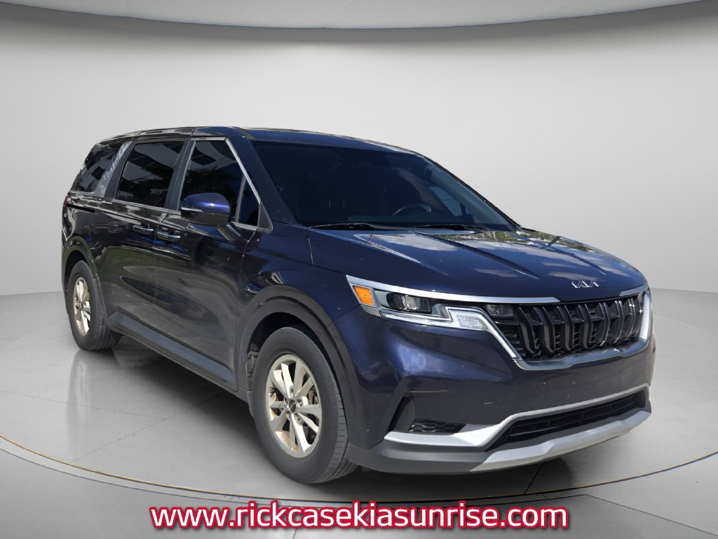 Used 2024 Kia Carnival LX FWD image 4