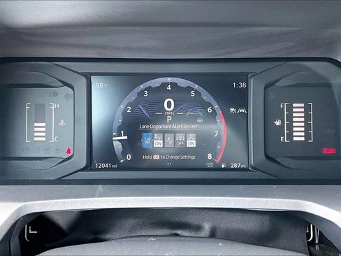 Used 2025 Toyota Tacoma SR5 AWD/4WD image 21