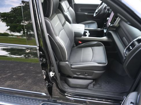 Used 2025 RAM 2500 Laramie AWD/4WD image 20