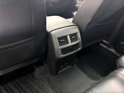 Used 2023 Volkswagen Atlas Cross Sport SEL R-Line AWD/4WD image 13