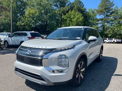 Used 2025 Mitsubishi Outlander SE