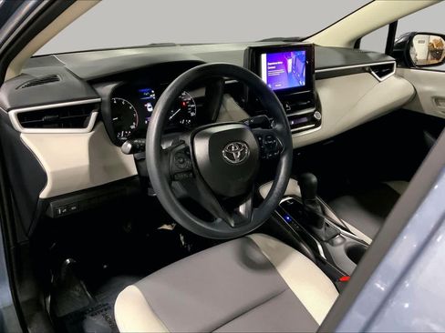 Used 2025 Toyota Corolla LE FWD image 18