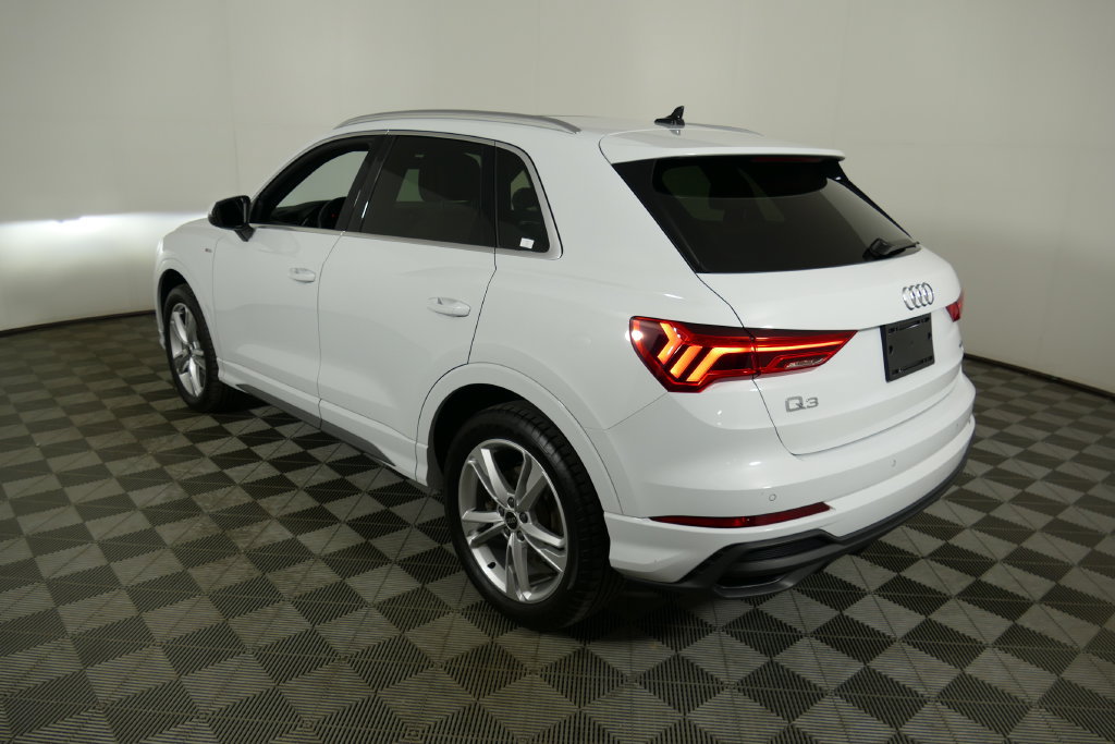 Used 2023 Audi Q3 2.0T Premium Plus w/ Premium Plus Package AWD/4WD image 5