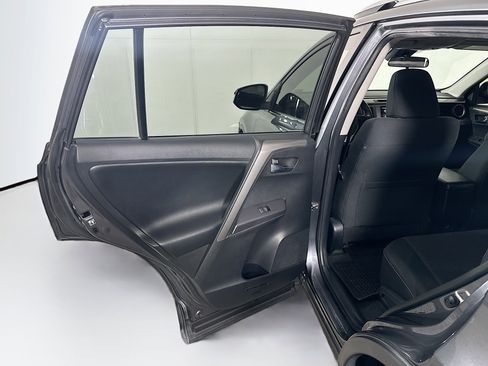 Used 2018 Toyota RAV4 XLE image 26