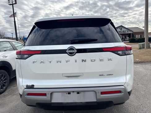 Used 2024 Nissan Pathfinder SL image 5