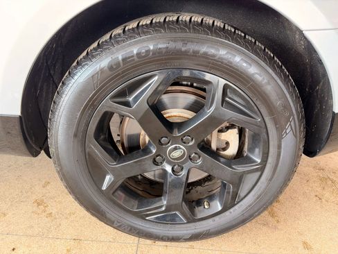 Used 2019 Land Rover Range Rover Sport HSE image 39