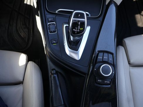 Used 2017 BMW 330i Sedan w/ Premium Package image 29