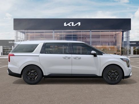 New 2027 Kia Carnival FWD image 7