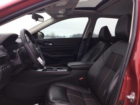 Used 2021 Nissan Altima 2.5 SR w/ SR Premium Package image 13