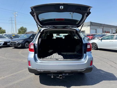 Used 2016 Subaru Outback 2.5i Premium AWD/4WD image 5