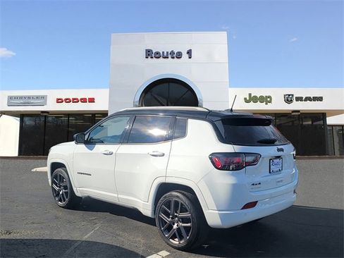 Used 2024 Jeep Compass Limited w/ High Altitude Package image 5