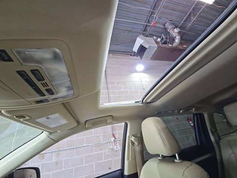 Used 2016 Toyota Highlander XLE AWD/4WD image 9