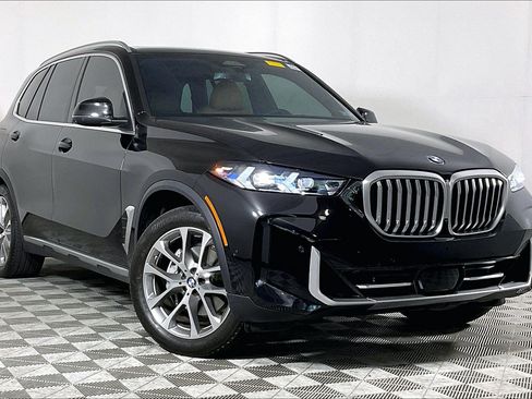 Certified 2024 BMW X5 xDrive40i w/ Premium Package AWD/4WD image 2