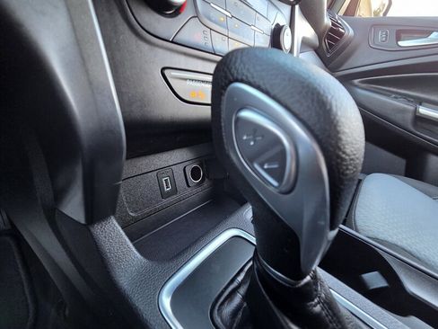 Used 2019 Ford Escape SE image 31