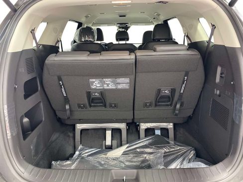 New 2026 Kia Carnival EX FWD image 10
