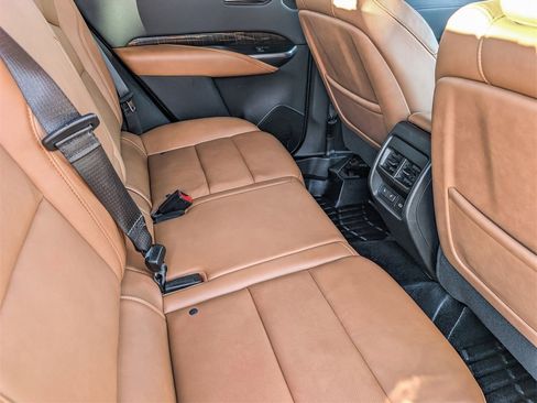 Used 2019 Cadillac XT4 Premium Luxury image 19