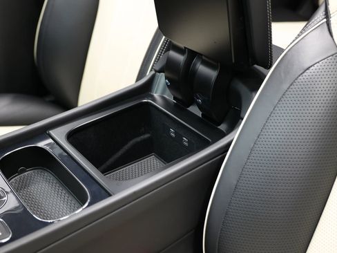 Used 2021 Bentley Bentayga w/ First Edition Specification AWD/4WD image 22