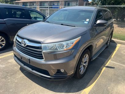 Used 2016 Toyota Highlander LE