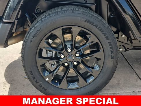 Used 2024 Jeep Wrangler Unlimited Sahara AWD/4WD image 37