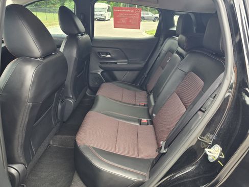 Certified 2025 Nissan Kicks SR FWD image 11