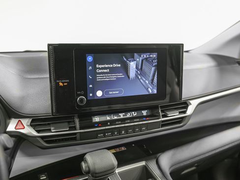 Used 2025 Toyota Sienna LE w/ LE Plus Package image 22