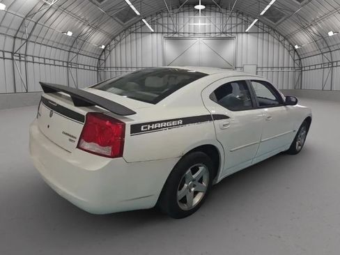 Used 2010 Dodge Charger SXT RWD image 4