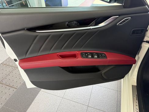 Certified 2022 Maserati Ghibli Modena RWD image 15