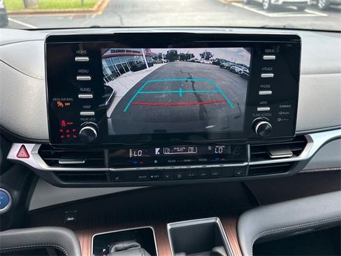 Certified 2024 Toyota Sienna XLE image 21