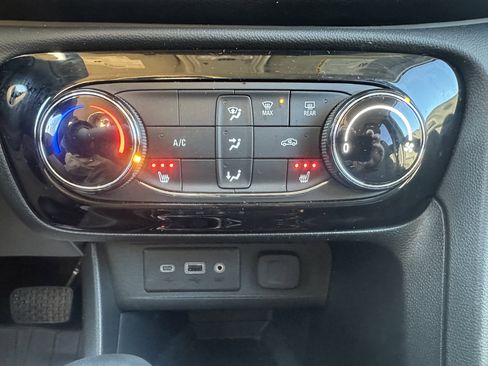 Used 2023 Buick Encore GX Preferred w/ Cold Weather Comfort Package image 17