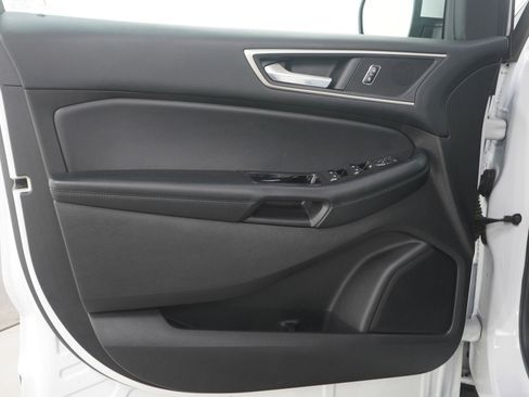 Used 2017 Ford Edge SEL image 20