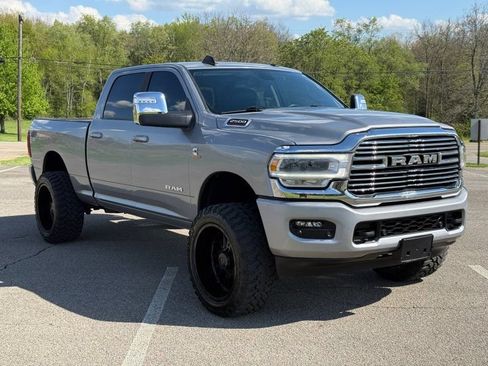 Used 2024 RAM 2500 Laramie AWD/4WD image 3