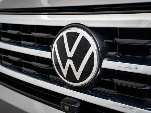 Used 2021 Volkswagen Atlas SEL Premium image 3