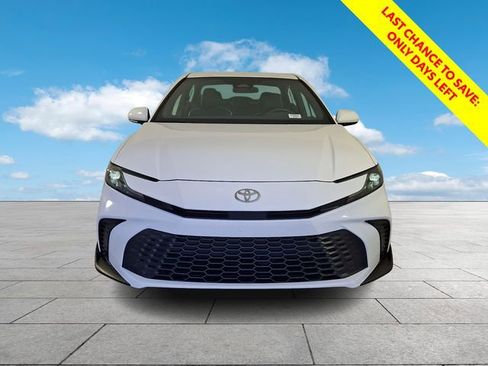 Certified 2025 Toyota Camry SE FWD image 3