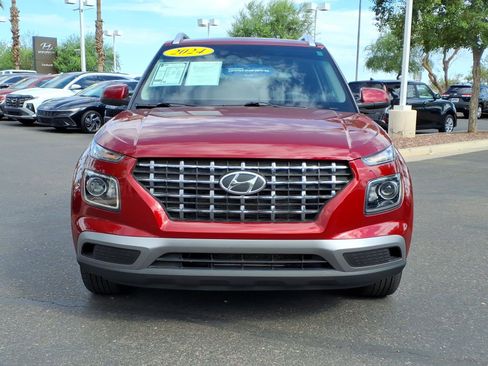 Certified 2024 Hyundai Venue SEL FWD image 2