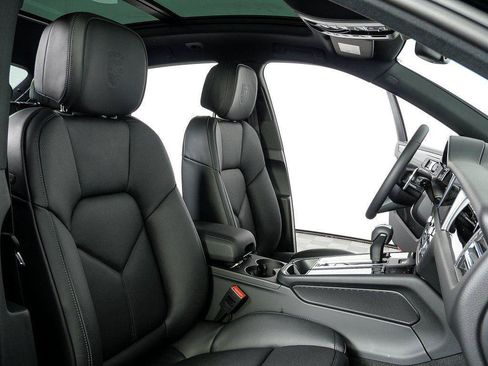 Certified 2026 Porsche Macan Turbo AWD/4WD image 23