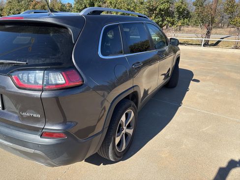 Used 2020 Jeep Cherokee Limited image 10