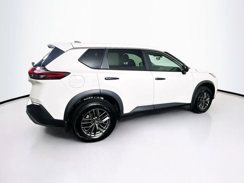 Used 2023 Nissan Rogue S image 10