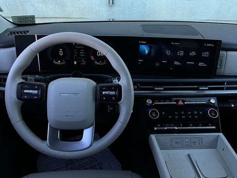 Used 2025 Hyundai Santa Fe SEL image 15