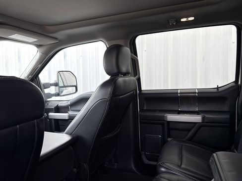 Used 2020 Ford F250 Lariat image 40